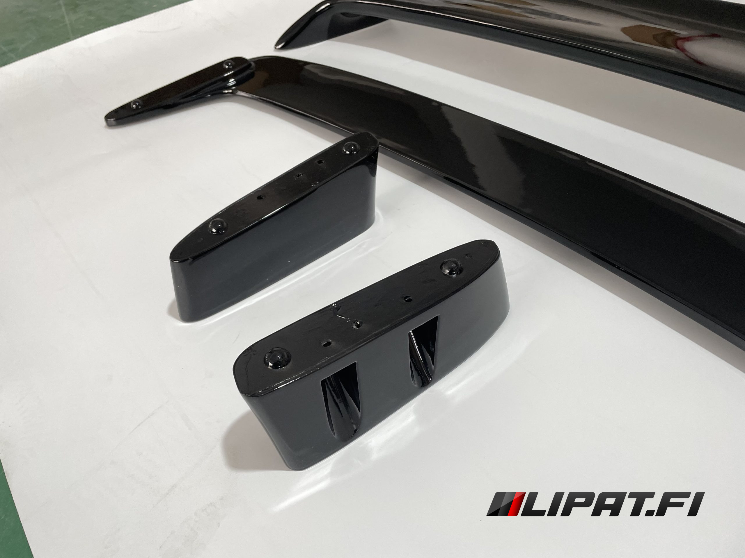 BMW E36 M3 takaspoileri (kiiltävä musta) - Kuva 7