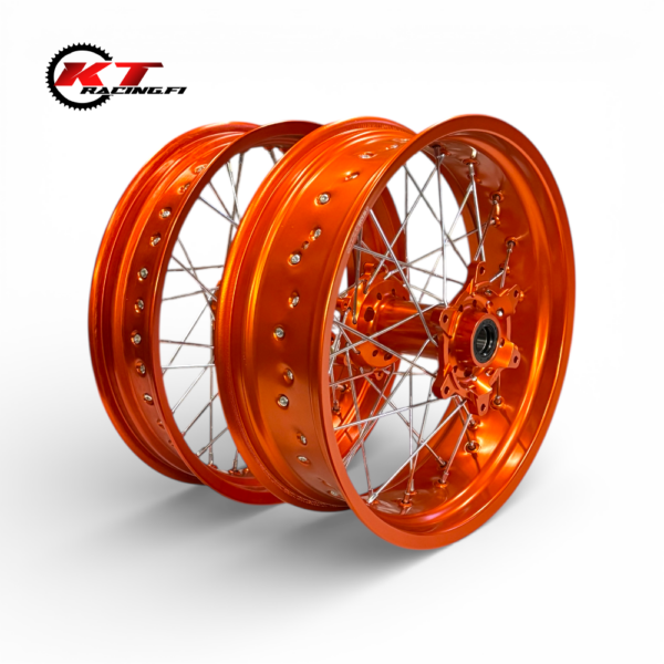 KTM / Husqvarna Supermoto vanteet 17x3.50 ja 17x5.00 Koko oranssit